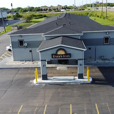 Days Inn By Wyndham Indianapolis East Post Road Εξωτερικό φωτογραφία