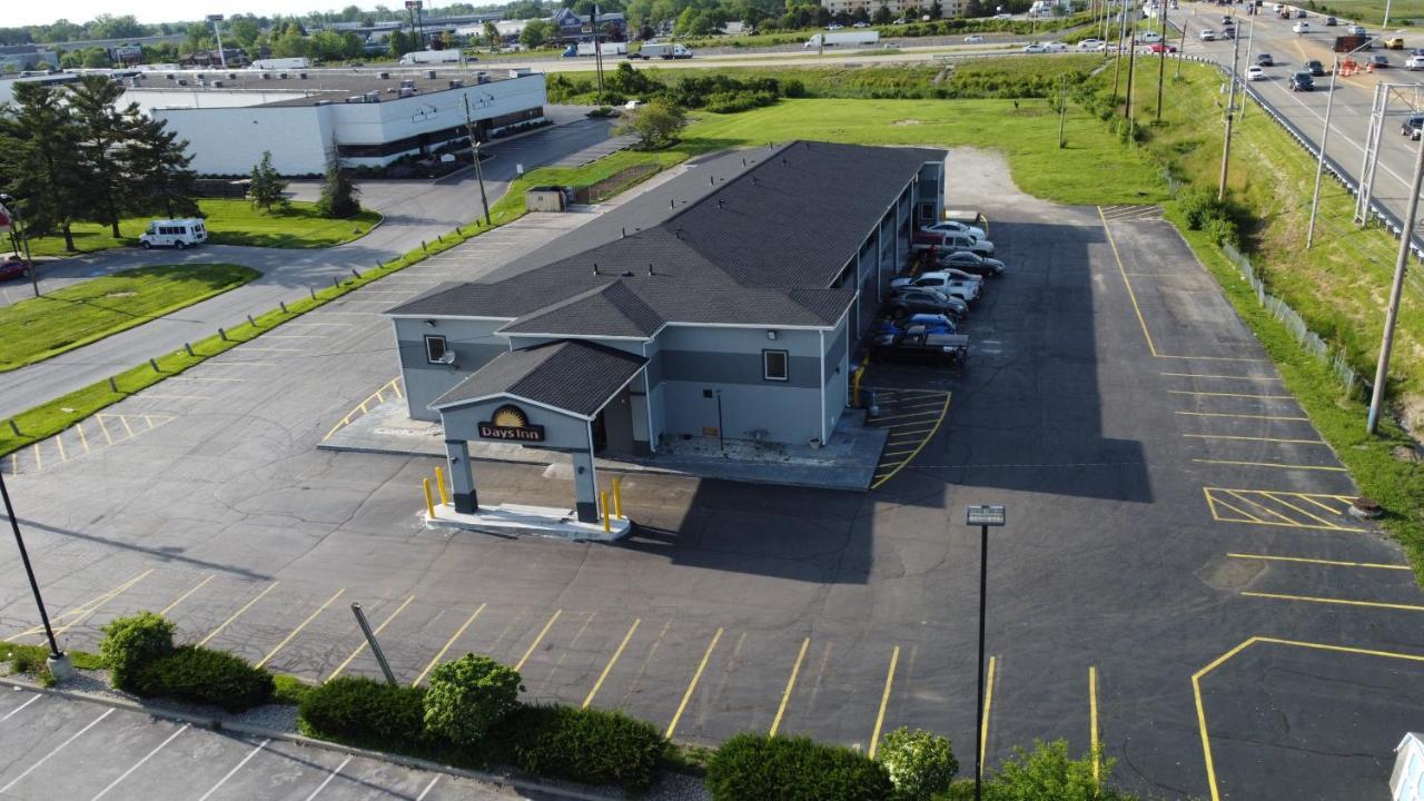 Days Inn By Wyndham Indianapolis East Post Road Εξωτερικό φωτογραφία