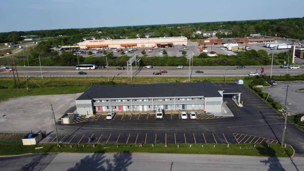Days Inn By Wyndham Indianapolis East Post Road Εξωτερικό φωτογραφία