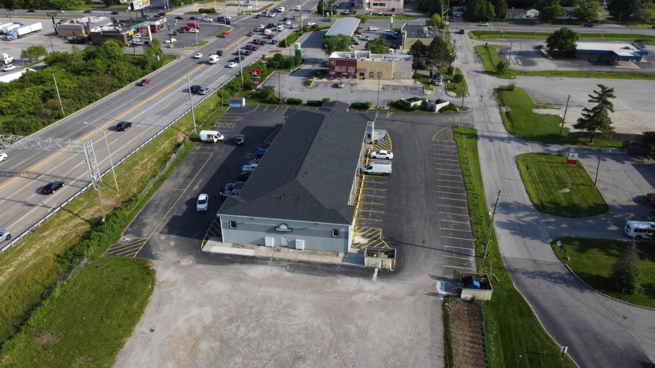 Days Inn By Wyndham Indianapolis East Post Road Εξωτερικό φωτογραφία