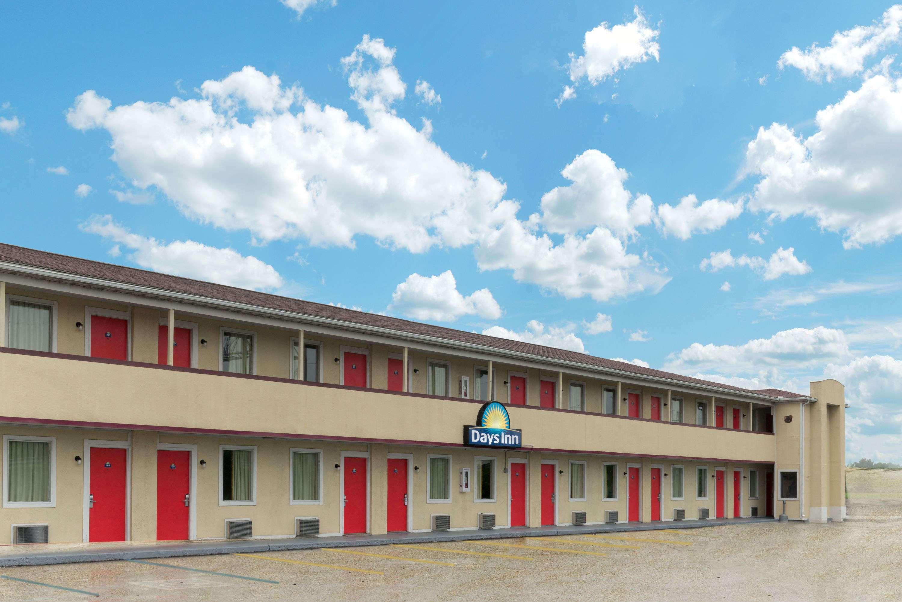 Days Inn By Wyndham Indianapolis East Post Road Εξωτερικό φωτογραφία