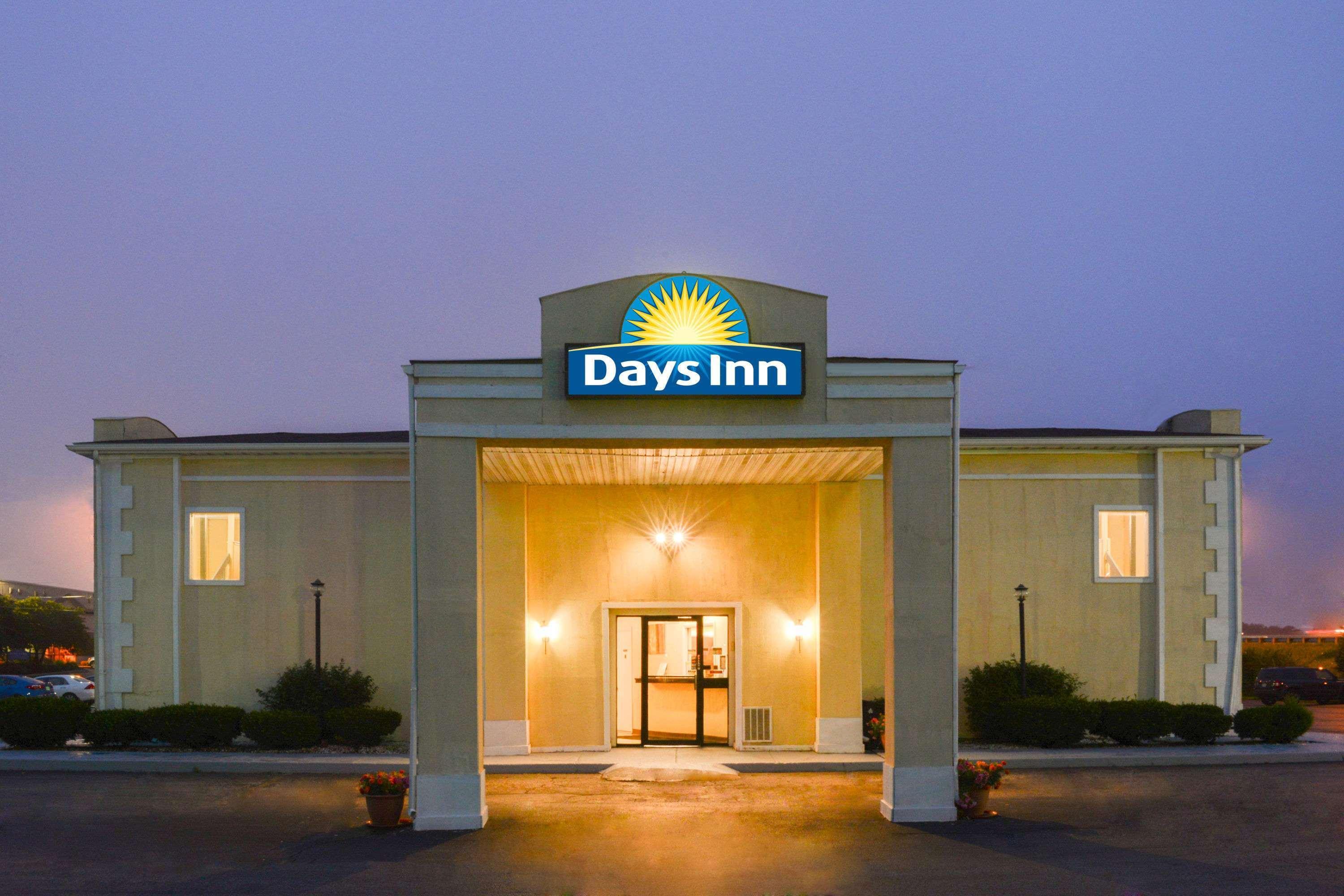 Days Inn By Wyndham Indianapolis East Post Road Εξωτερικό φωτογραφία