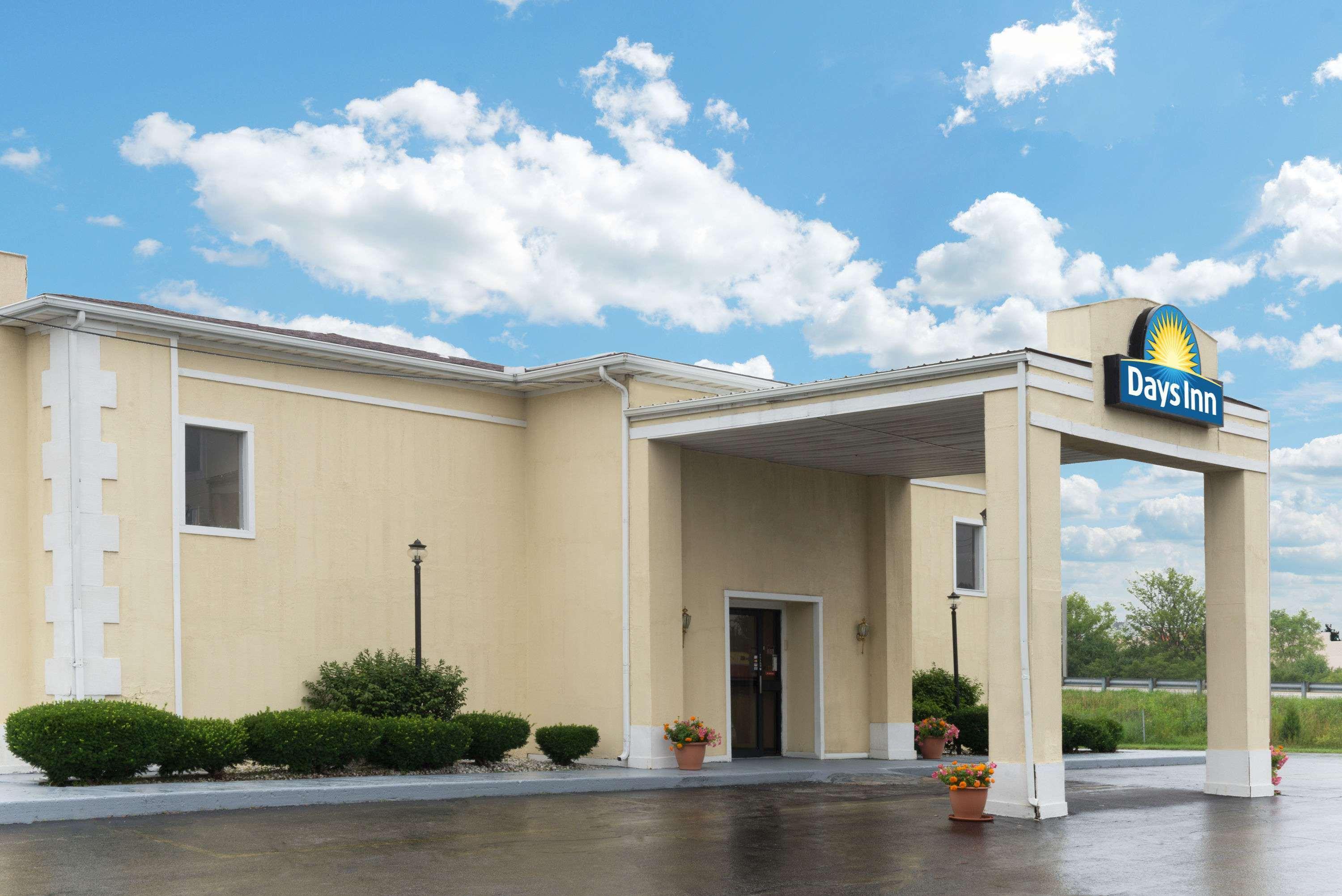 Days Inn By Wyndham Indianapolis East Post Road Εξωτερικό φωτογραφία