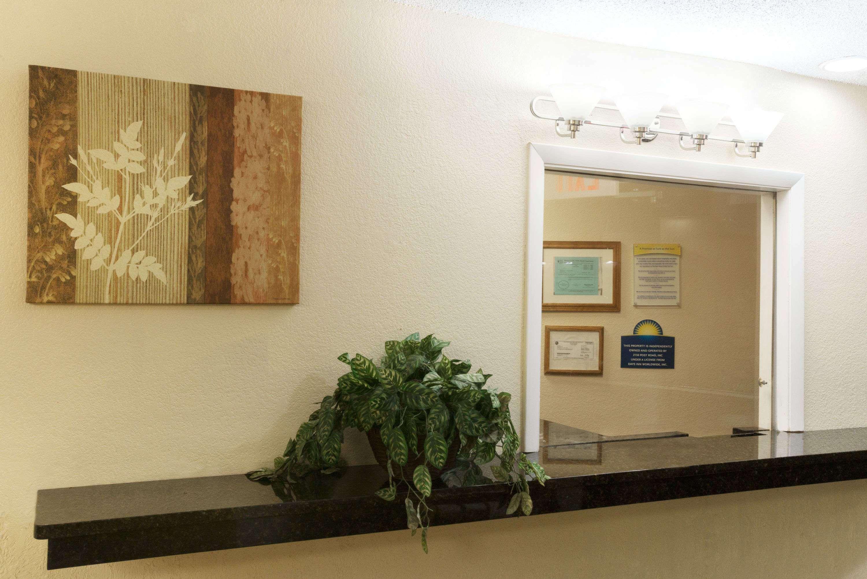 Days Inn By Wyndham Indianapolis East Post Road Εξωτερικό φωτογραφία